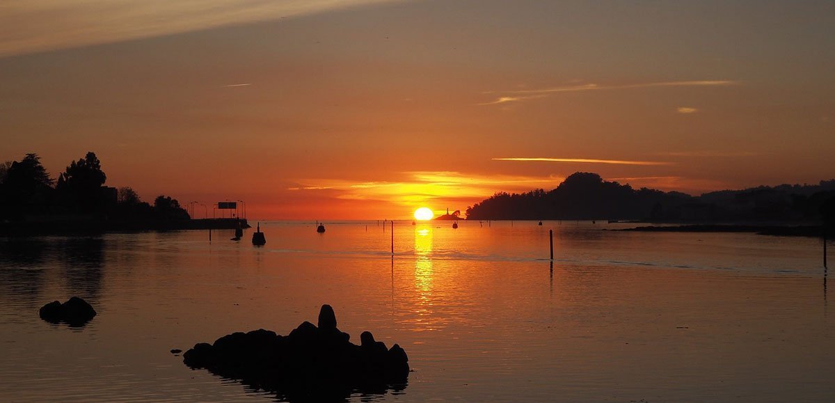 Vista atardecer en la Ría de Pontevedra